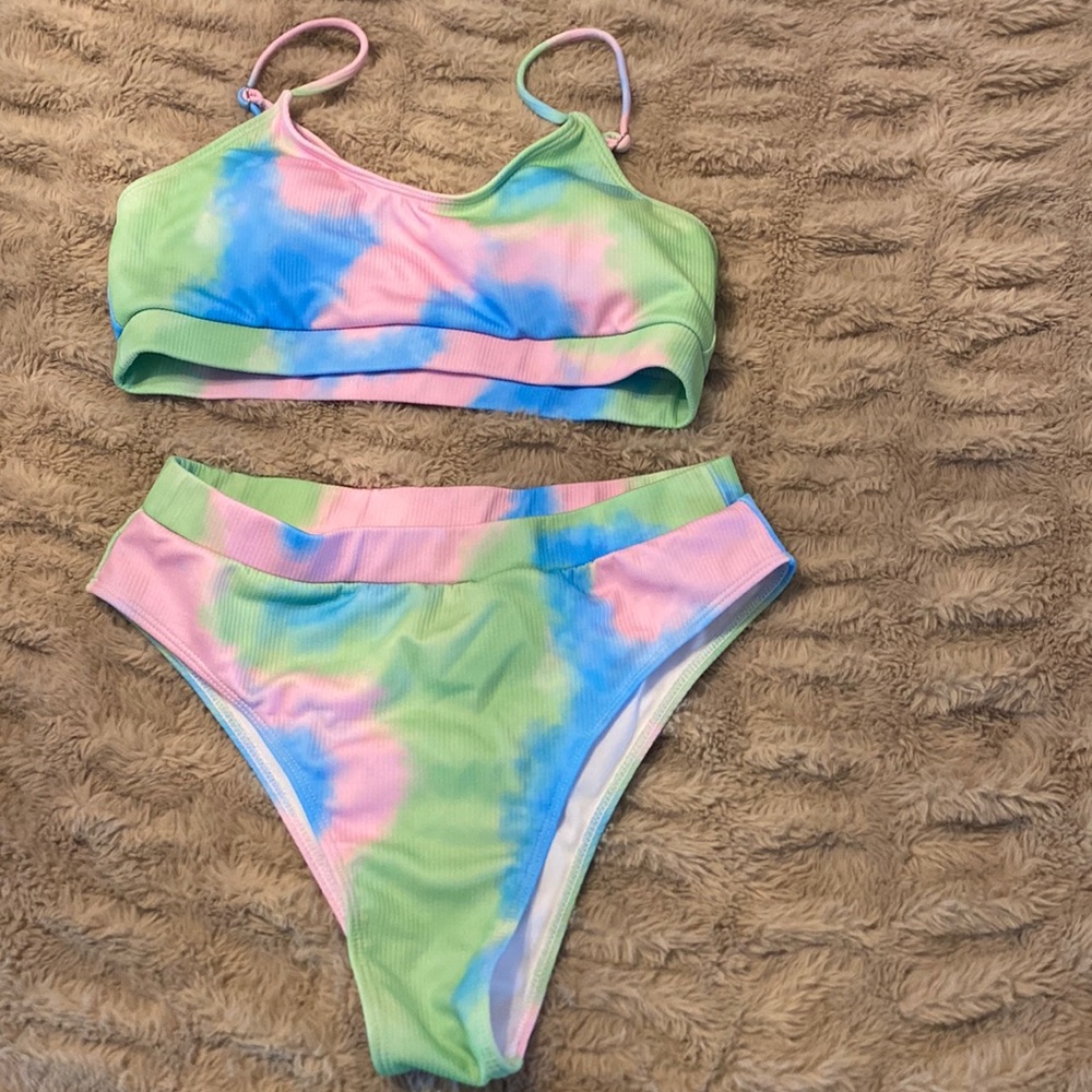 Women’s swim suit